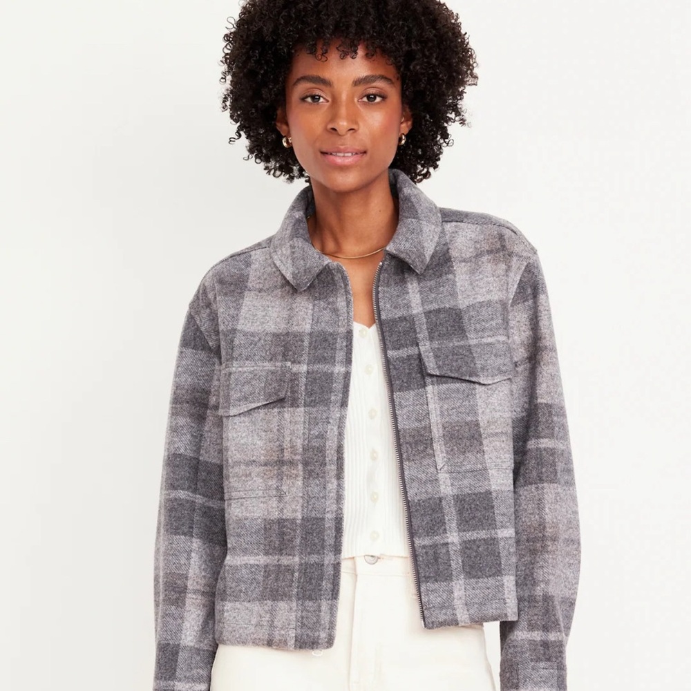 Old Navy Gray Utility Jacket with Plaid Pattern and Boxy Cut